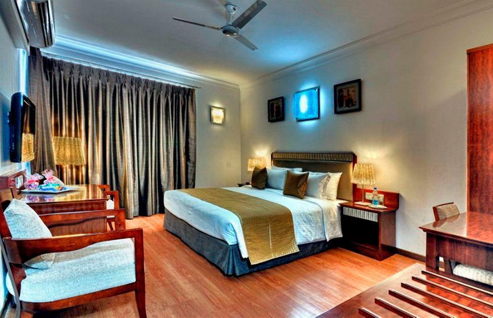 Hotel Clubhouse Nami Residency, Ahmedabad Exterior foto