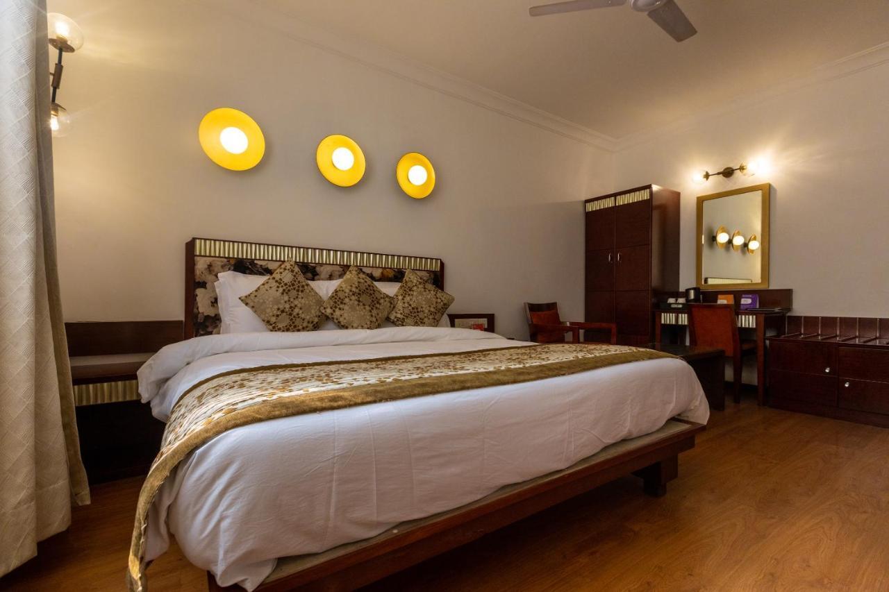 Hotel Clubhouse Nami Residency, Ahmedabad Exterior foto