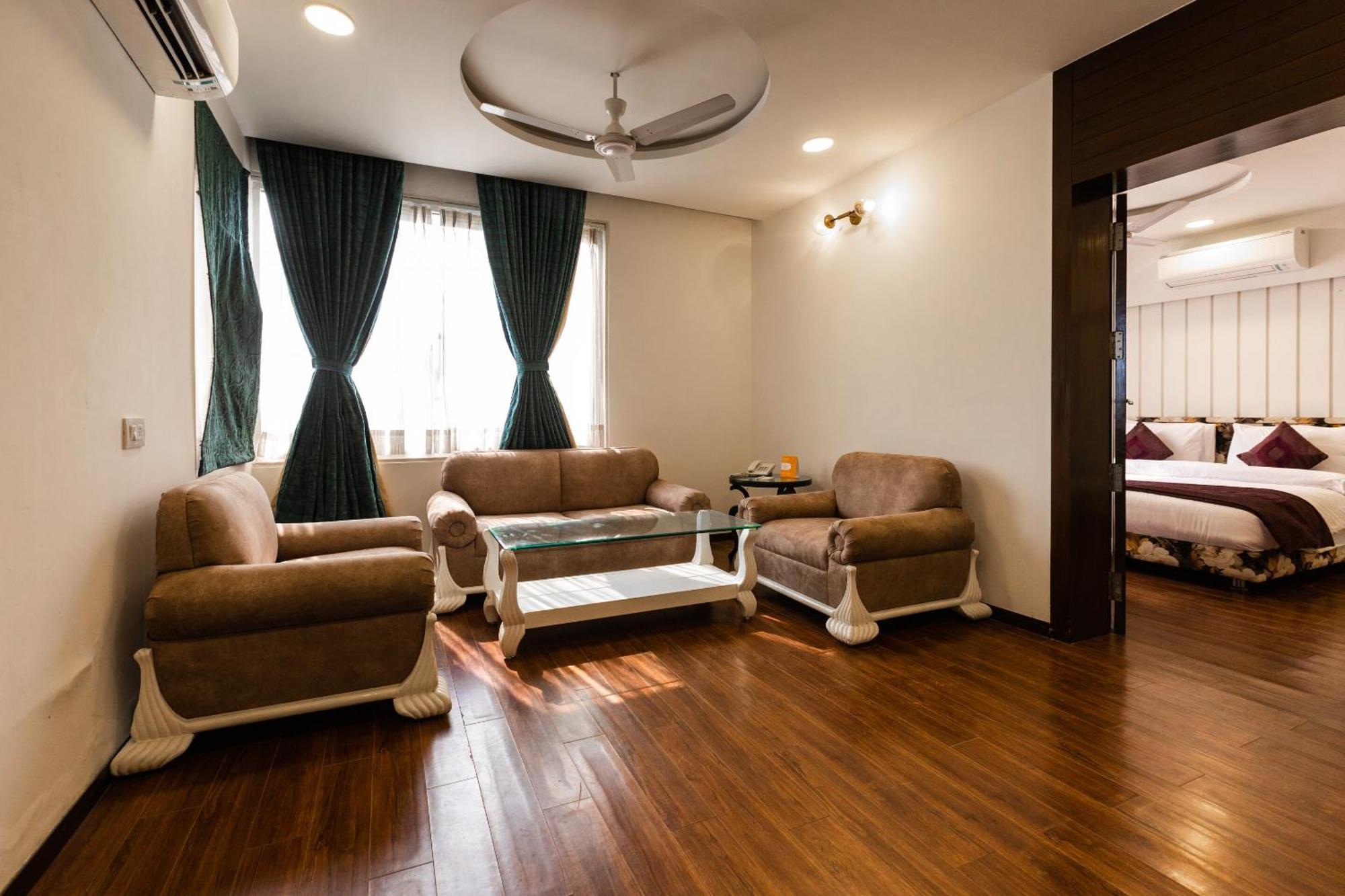 Hotel Clubhouse Nami Residency, Ahmedabad Exterior foto